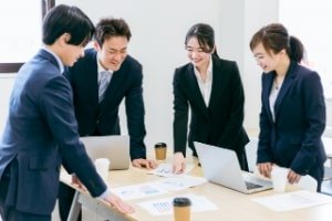 職場の人